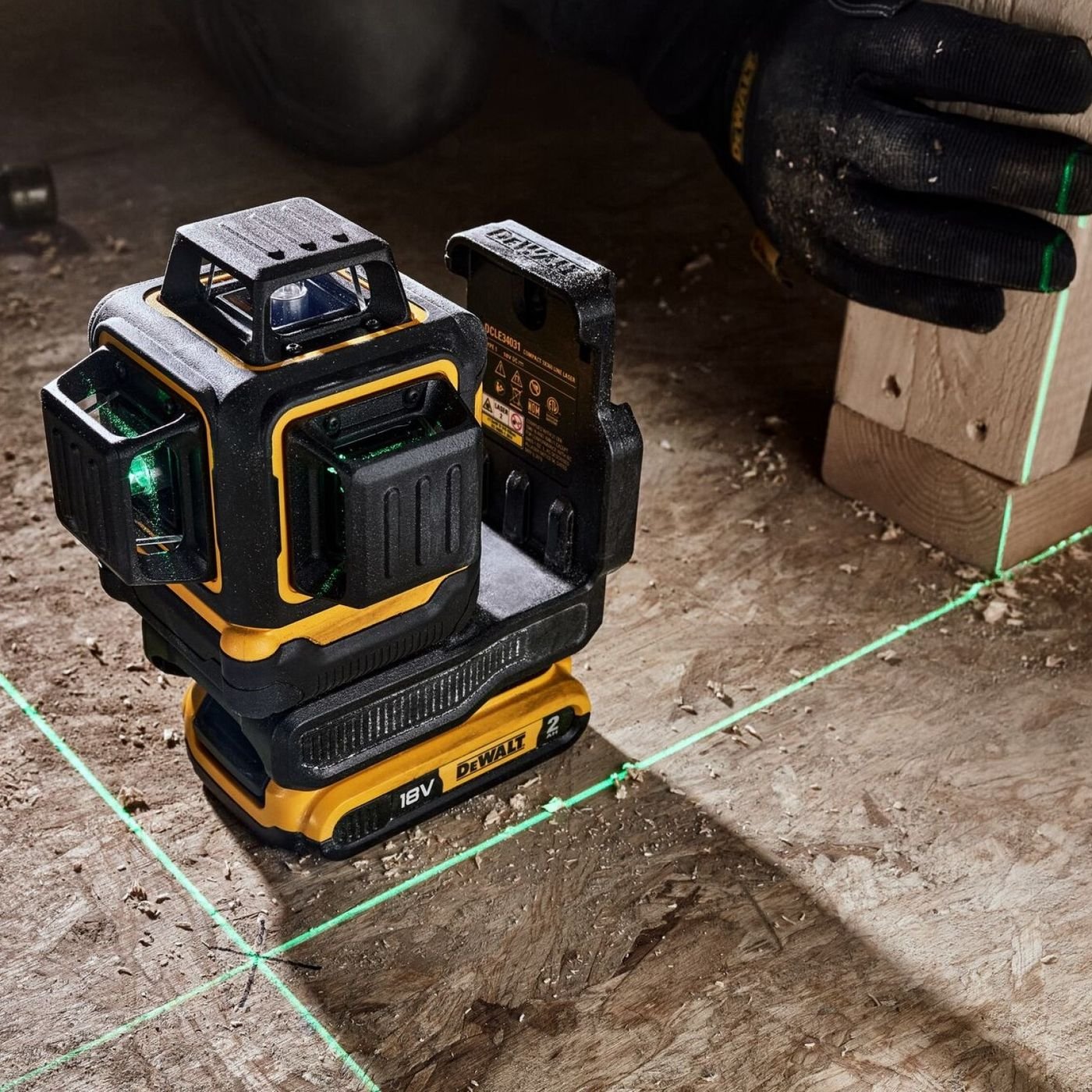 DeWALT 18V Li-ion XR Compact 3 x 360° Green Beam Multiline Laser Combo Kit